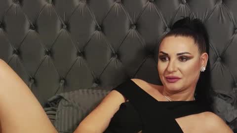 Erica online show from 20, 2, 2025