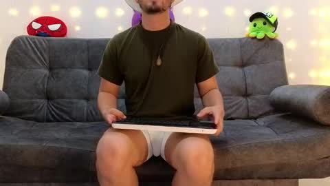 Snapshot of erick_brant chatting on 8, 3, 2025 ERICK online show from 8, 3, 2025