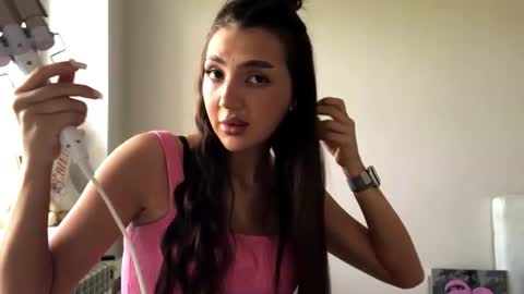 Snapshot of ericwiuff chatting on 18, 6, 2026 Vanessa online show from 18, 6, 2026