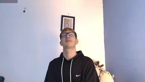 Snapshot of erik_golden_ chatting on 30, 4, 2026 I am Erik online show from 30, 4, 2026