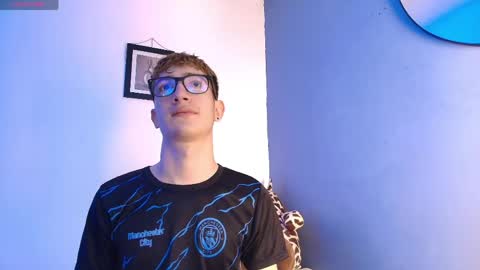Snapshot of erik_golden_ chatting on 10, 5, 2026 I am Erik online show from 10, 5, 2026