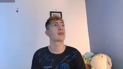 Snapshot of erik_golden_ chatting on 14, 6, 2026 I am Erik online show from 14, 6, 2026