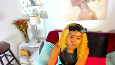 Snapshot of erika_lyrics chatting on 12, 7, 2026 E R I K A - L Y R I C S online show from 12, 7, 2026