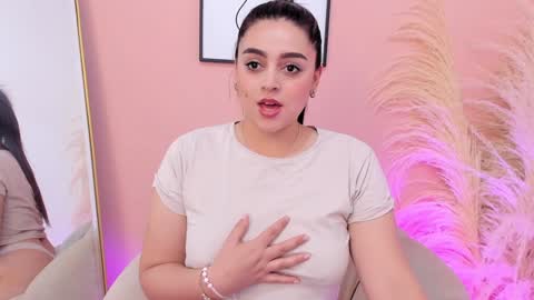 Snapshot of erika_mendez1 chatting on 13, 1, 2025 Erika Mendez online show from 13, 1, 2025