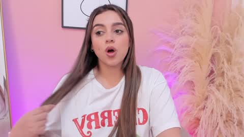 Snapshot of erika_mendez1 chatting on 4, 2, 2025 Erika Mendez online show from 4, 2, 2025