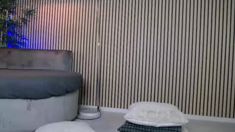 erikarossee online show from 1, 12, 2025