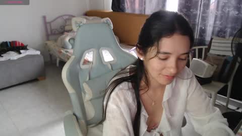 Snapshot of erina_1 chatting on 31, 3, 2026 erina_1 online show from 31, 3, 2026