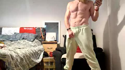 Snapshot of erniemac chatting on 17, 11, 2025 Ernie online show from 17, 11, 2025