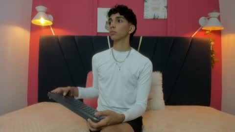 Snapshot of ero_boy40 chatting on 9, 8, 2026 ero_boy40 online show from 9, 8, 2026