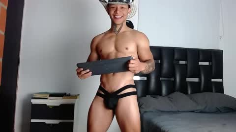 Snapshot of erosscott chatting on 22, 4, 2026 Eros online show from 22, 4, 2026