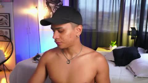 Snapshot of eroswild_ chatting on 10, 5, 2026 Eros Wild online show from 10, 5, 2026