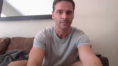Snapshot of eroticmale_twitter chatting on 8, 5, 2026 Suck Me Dry online show from 8, 5, 2026