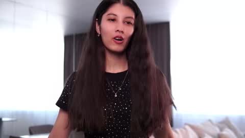 Snapshot of erynharteau chatting on 11, 1, 2026 Hi Im Lori online show from 11, 1, 2026