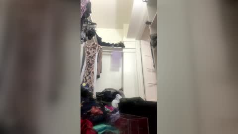 Snapshot of escence1994 chatting on 2, 3, 2026 escence1994 online show from 2, 3, 2026