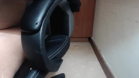 Snapshot of escorpion51 chatting on 2, 12, 2024 escorpion51 online show from 2, 12, 2024