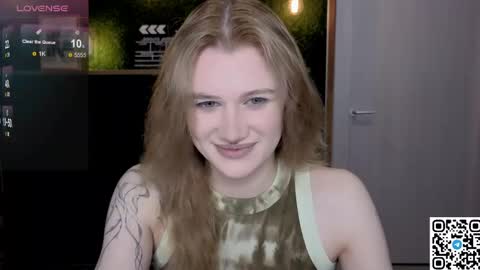 Snapshot of eshleeeygreen chatting on 14, 5, 2026 EshleGreen online show from 14, 5, 2026