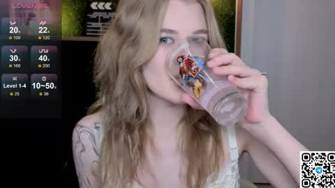 Snapshot of eshleeeygreen chatting on 16, 5, 2026 EshleGreen online show from 16, 5, 2026