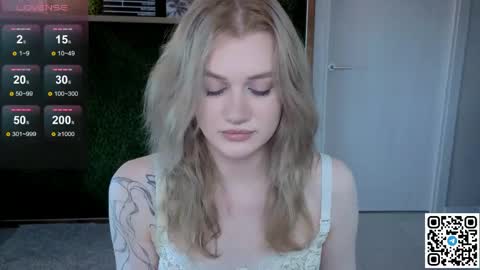 Snapshot of eshleeeygreen chatting on 21, 5, 2026 EshleGreen online show from 21, 5, 2026