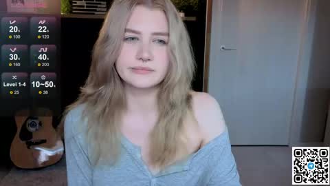 Snapshot of eshleeeygreen chatting on 28, 5, 2026 EshleGreen online show from 28, 5, 2026
