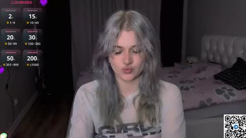 Snapshot of eshleeeygreen chatting on 15, 7, 2026 EshleGreen online show from 15, 7, 2026