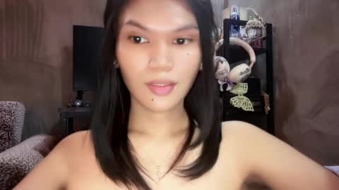 Snapshot of esilchan chatting on 18, 5, 2026 Chelliane online show from 18, 5, 2026