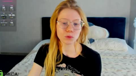 Snapshot of esme_runn chatting on 21, 5, 2026 Esme Runn online show from 21, 5, 2026