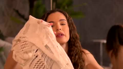 Snapshot of esmeainsley chatting on 5, 3, 2025 Raluca online show from 5, 3, 2025