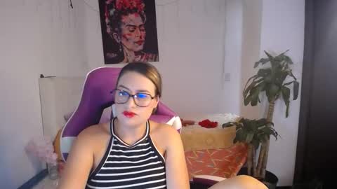 Esmeralda online show from 5, 1, 2026