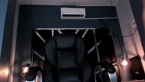 Esmeralda online show from 4, 3, 2026