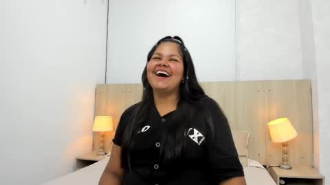 Esmeralda online show from 24, 11, 2025