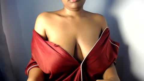 Snapshot of esmeray_ chatting on 29, 6, 2026 Esme online show from 29, 6, 2026