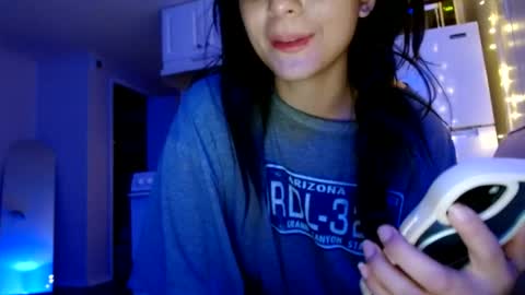 Snapshot of esoterickitten777 chatting on 10, 7, 2026 axe online show from 10, 7, 2026