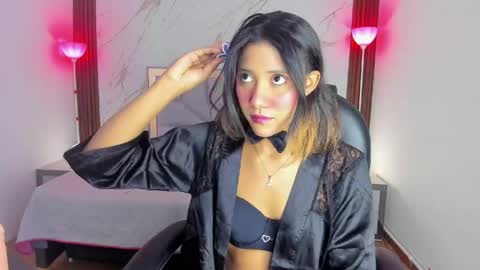 esperanzamora online show from 25, 4, 2026