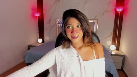 esperanzamora online show from 5, 5, 2026