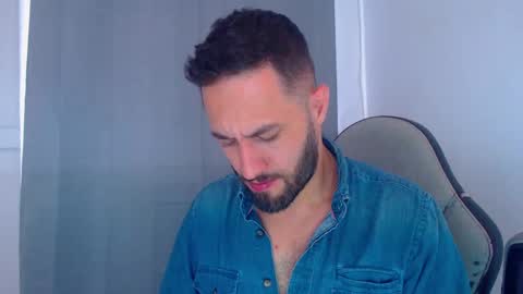 Snapshot of esteban7984068 chatting on 21, 12, 2024 esteban online show from 21, 12, 2024