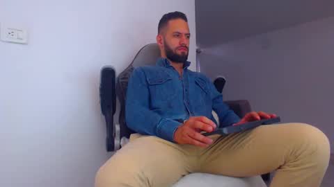 Snapshot of esteban7984068 chatting on 12, 3, 2025 esteban online show from 12, 3, 2025