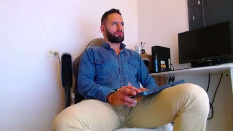 esteban online show from 6, 3, 2026