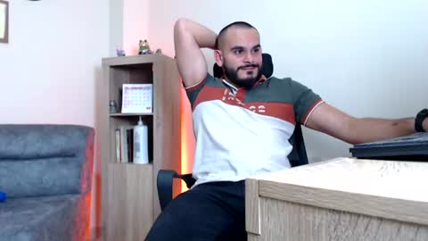 Esteban Fernandez online show from 1, 7, 2026