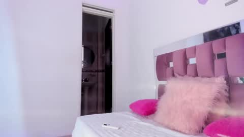 Esteban Reyes  independent model online show from 20, 12, 2025