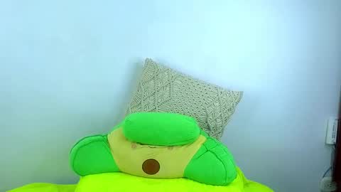 Esteban independent model online show from 5, 3, 2025