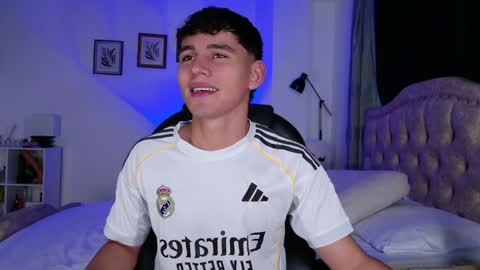 Esteban online show from 8, 4, 2026