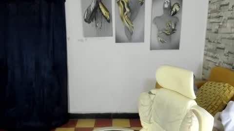 Snapshot of estefani_robles chatting on 3, 7, 2026 estefani robles online show from 3, 7, 2026