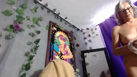 Snapshot of estelamaris1 chatting on 2, 12, 2024 estelamaris online show from 2, 12, 2024