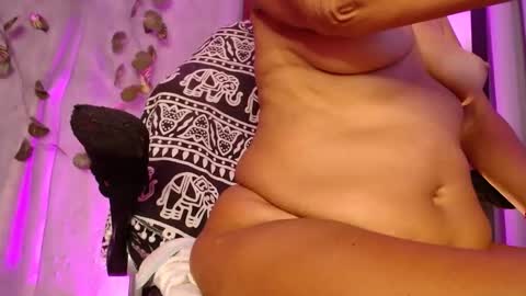 Snapshot of estelamaris1 chatting on 7, 2, 2025 estelamaris online show from 7, 2, 2025