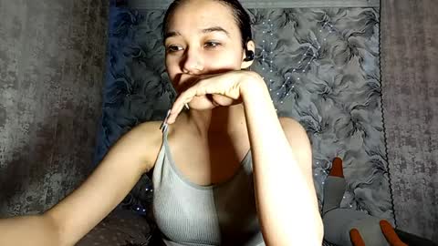 Snapshot of estellekirbo chatting on 2, 4, 2026 estellekirbo online show from 2, 4, 2026