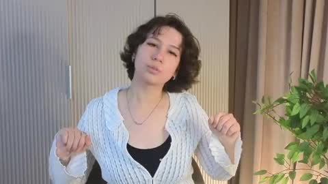 Lily online show from 11, 5, 2026