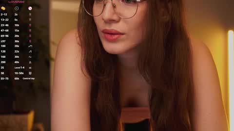 Ester online show from 4, 11, 2025