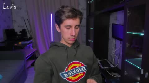 Snapshot of esthetics_boys chatting on 8, 12, 2024 LOUIS online show from 8, 12, 2024