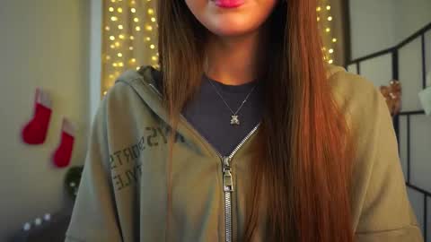 Snapshot of estrellabecnel chatting on 19, 12, 2025 Anna online show from 19, 12, 2025