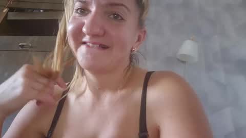 Snapshot of estrellawalters chatting on 12, 9, 2025 estrellawalters online show from 12, 9, 2025